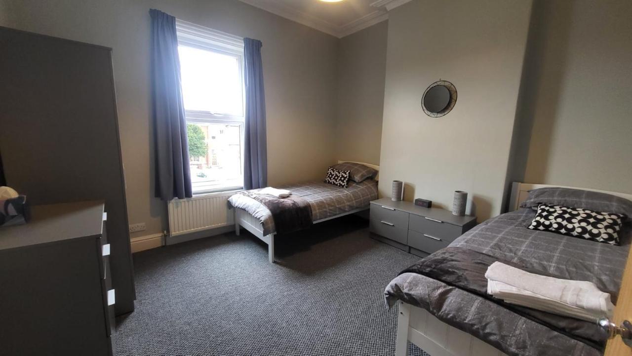 Stay - At Southport Holiday Home - Sleeps 6 Экстерьер фото